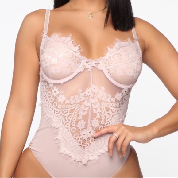 Amber Lace Nude Bodysuit - Picture 4 of 6